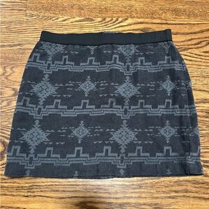 American Eagle Outfitters Black and Gray Patterned Mini Skirt